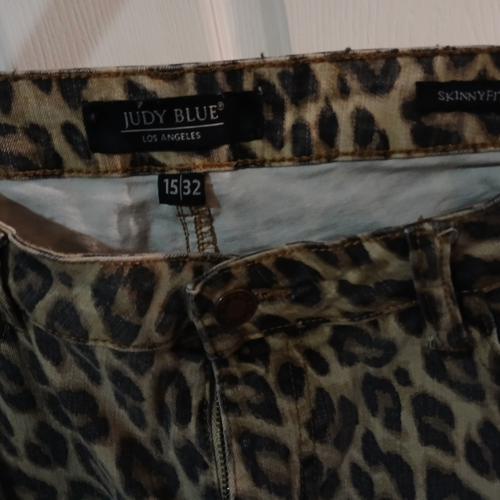 Judy blue size 15/32 skinny - Picture 3 of 3